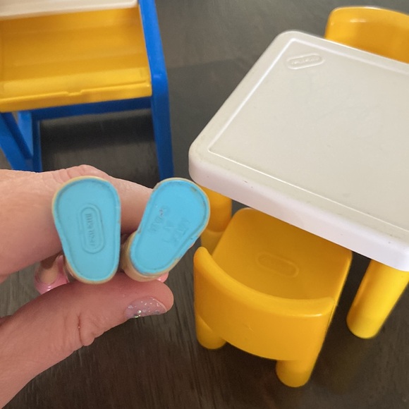 Little Tikes Grand Mansion Dollhouse Mom Figure and furniture Doll Vintage 90's - Picture 3 of 16